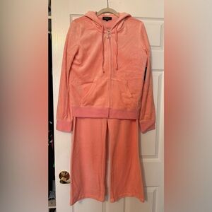 Gorgeous velour tracksuit by Juicy couture new with tags, size large
